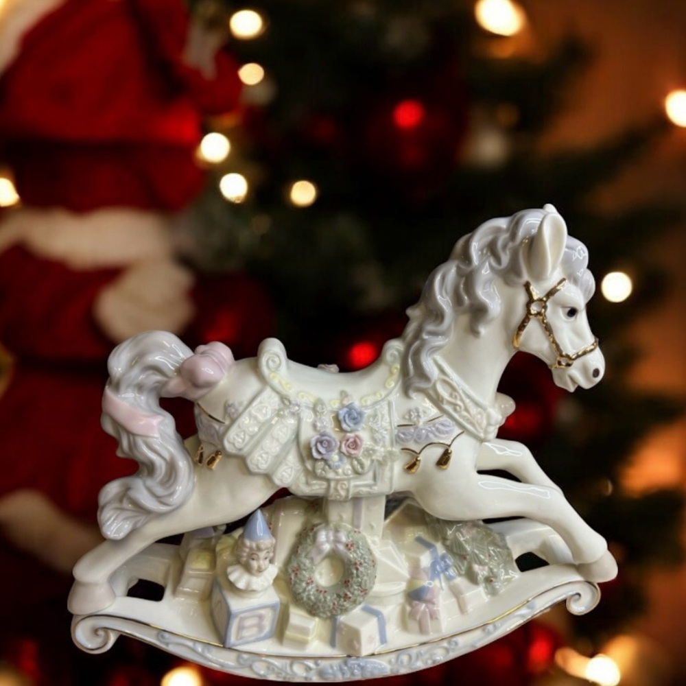 Vintage Sankyo Christmas Musical Rocking Horse made with 24 k gold accents. - Picture 15 of 15